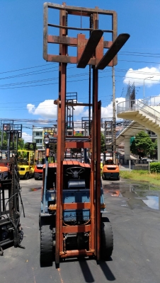 TOYOTA5FD25 ขนาด2.5ตัน เสาสูง4เมตร เกียร์ธรรมดา เครื่องยนต์ดีเซล1Z รถนอก