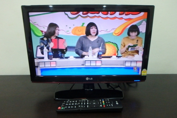 LCD TV LG รุ่น 19LD330 ขนาด 19 นิ้ว มีรีโมท สภาพดี