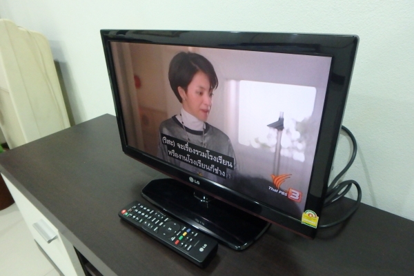 LCD TV LG รุ่น 19LD330 ขนาด 19 นิ้ว มีรีโมท สภาพดี