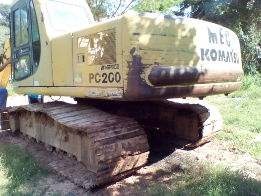 Komatsu Pc200-6 เครื่องดี ช่วงล่างดี เอวมีขยับ ทำงานคล่อง ไม่โหลด