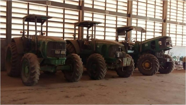 ขายรถไถ ตืดต่อ  คุณ ไพทูรย์  081-058-1960 อานงค์  093-438-2108         เพ็ญณภา