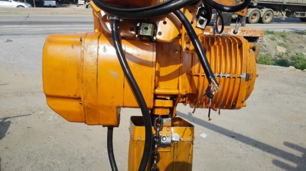 รอกโซ่ไฟฟ้าญี่ปุ่น Kito 2 ton 4 ทิศทาง รุ่นพิเศษ 2 สปีด ไฟตรง 380V สภาพสวยพร้อมใช้งาน รอกโซ่ไฟฟ้าญี่ปุ่น Kito 2 ton 4 ทิศทาง รุ่นพิเศษ 2 สปีด ไฟตรง 380V สภาพสวยพร้อมใช้งาน