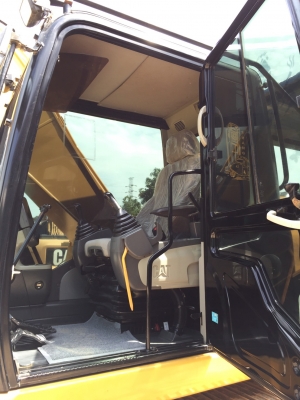 ขายด่วน!! Cat 320D Spec  japan ไมล์ ชม. 6,700 สภาพสวยๆๆค่ะ