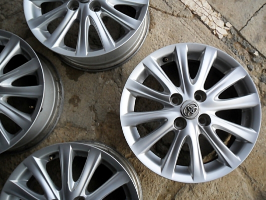 แม็กเก๋งขอบ15 เอนไกแท้ 4รู100 สภาพดี วงละ1125