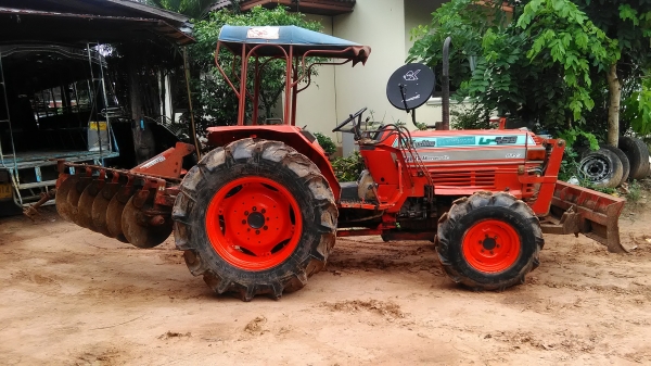 ขายรถไถนาคูโบต้า L 1455แรงตัวแรง5สูบสภาพเดิมๆและสีเดิมๆเครืองดีแน่นเกียรดีคัพ ขายรถไถนาคูโบต้า L 1455แรงตัวแรง5สูบสภาพเดิมๆและสีเดิมๆเครืองดีแน่นเกียรดีคัพ