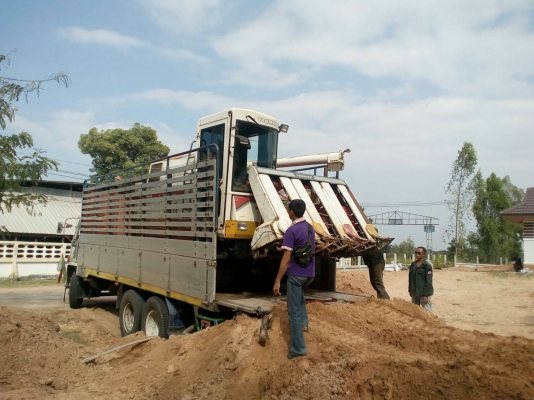 ไปแล้วครับ รถเกี่ยวงาเสียบ 90 แรง ระบบสมบูรณ์ ใช้ได้ทุกระบบ
