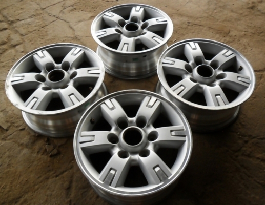 แม็กกระบะขอบ15 เอนไกแท้ 6รู139 สภาพดี (4วง 3,900)