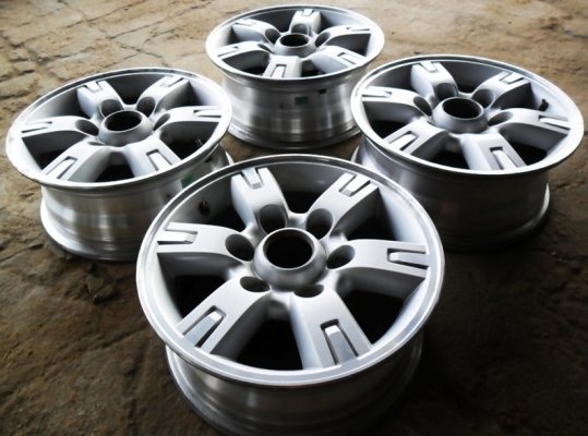 แม็กกระบะขอบ15 เอนไกแท้ 6รู139 สภาพดี (4วง 3,900)