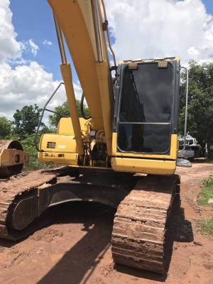 รถขุด Komatsu PC200-8 10,xxx ชม. สภาพดีพร้อมใช้ เล่มพร้อมโอน