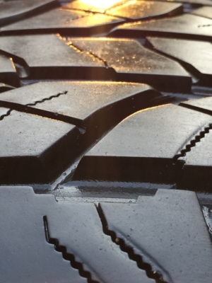 ยาง All Yokohama 265 65 17 ปลายปี15 ดอกเต็ม ไม่มีปะ ใช้ยาว ราคาไม่แพง ยาง All Yokohama 265 65 17 ปลายปี15 ดอกเต็ม ไม่มีปะ ใช้ยาว ราคาไม่แพง