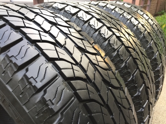 ยาง All Yokohama 265 65 17 ปลายปี15 ดอกเต็ม ไม่มีปะ ใช้ยาว ราคาไม่แพง ยาง All Yokohama 265 65 17 ปลายปี15 ดอกเต็ม ไม่มีปะ ใช้ยาว ราคาไม่แพง