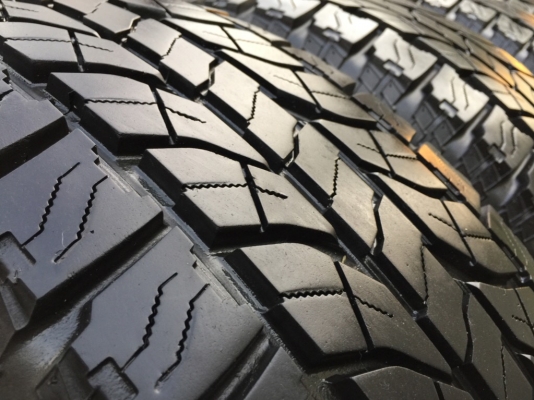 ยาง All Yokohama 265 65 17 ปลายปี15 ดอกเต็ม ไม่มีปะ ใช้ยาว ราคาไม่แพง ยาง All Yokohama 265 65 17 ปลายปี15 ดอกเต็ม ไม่มีปะ ใช้ยาว ราคาไม่แพง