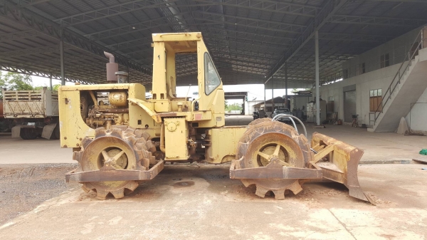 ขาย รถแทรคเตอร์ 4 ล้อแกะ CAT 815 สภาพสวยพร้อมใช้งาน เครื่องดี เกียร์ดี ปั้มดี เอกสารใบซื้อขาย ราคาต่อรองได้ครับ