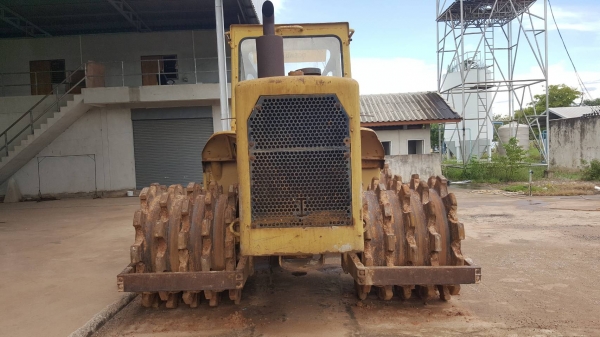 ขาย รถแทรคเตอร์ 4 ล้อแกะ CAT 815 สภาพสวยพร้อมใช้งาน เครื่องดี เกียร์ดี ปั้มดี เอกสารใบซื้อขาย ราคาต่อรองได้ครับ