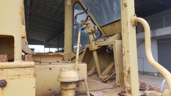 ขาย รถแทรคเตอร์ 4 ล้อแกะ CAT 815 สภาพสวยพร้อมใช้งาน เครื่องดี เกียร์ดี ปั้มดี เอกสารใบซื้อขาย ราคาต่อรองได้ครับ