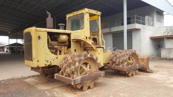 ขาย รถแทรคเตอร์ 4 ล้อแกะ CAT 815 สภาพสวยพร้อมใช้งาน เครื่องดี เกียร์ดี ปั้มดี เอกสารใบซื้อขาย ราคาต่อรองได้ครับ