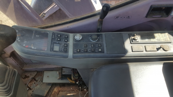 FROM JAPANขายถูกด่วนๆ*รถขุด SUMITOMO SH65 / คอนโทรลน้ำมัน /ปั๊มนิ้ว /มีเก๋ง / แทรคยาง /สินค้าเก่านอก / ราคาเพียง 390,000 บาท สนใจรีบติดต่อ 081-88-33-166