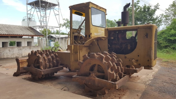 ขาย รถแทรคเตอร์ 4 ล้อแกะ CAT 815 สภาพสวยพร้อมใช้งาน เครื่องดี เกียร์ดี ปั้มดี เอกสารใบซื้อขาย ราคาต่อรองได้ครับ