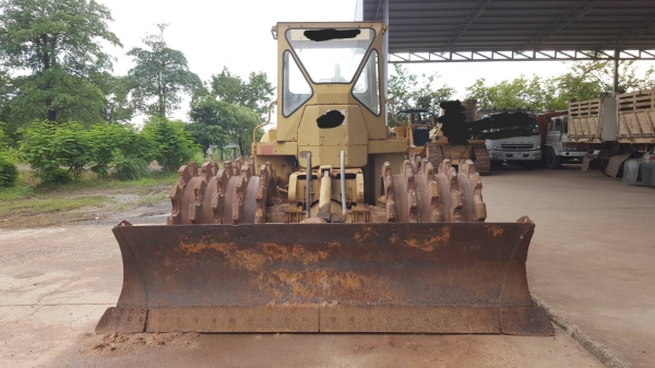 ขาย รถแทรคเตอร์ 4 ล้อแกะ CAT 815 สภาพสวยพร้อมใช้งาน เครื่องดี เกียร์ดี ปั้มดี เอกสารใบซื้อขาย ราคาต่อรองได้ครับ