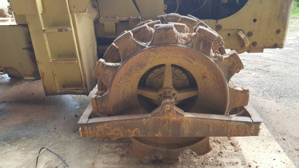 ขาย รถแทรคเตอร์ 4 ล้อแกะ CAT 815 สภาพสวยพร้อมใช้งาน เครื่องดี เกียร์ดี ปั้มดี เอกสารใบซื้อขาย ราคาต่อรองได้ครับ