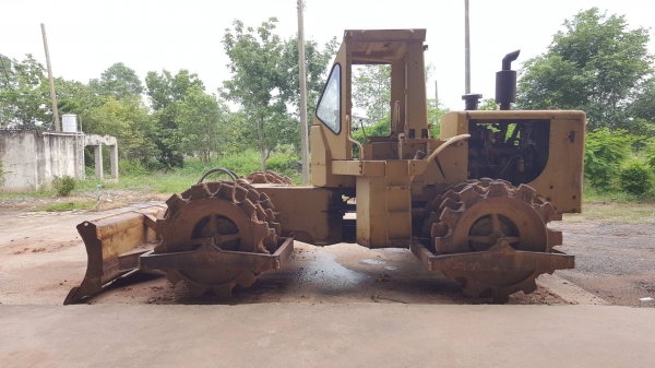 ขาย รถแทรคเตอร์ 4 ล้อแกะ CAT 815 สภาพสวยพร้อมใช้งาน เครื่องดี เกียร์ดี ปั้มดี เอกสารใบซื้อขาย ราคาต่อรองได้ครับ