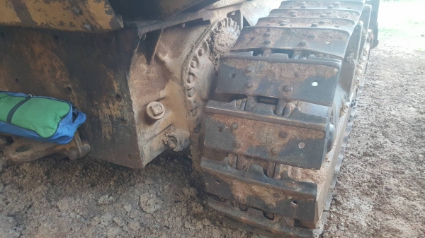 ขาย รถแทรคเตอร์ KOMATSU D50S-15 ซีเรียลสูง ห้องเลี้ยวระบบน้ำมัน เครื่องดี เกียร์ดี ช่วงล่างเต็ม มี 2 คันให้เลือก ราคาต่อรองได้