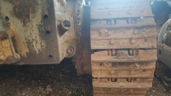 ขาย รถแทรคเตอร์ KOMATSU D50S-15 ซีเรียลสูง ห้องเลี้ยวระบบน้ำมัน เครื่องดี เกียร์ดี ช่วงล่างเต็ม มี 2 คันให้เลือก ราคาต่อรองได้