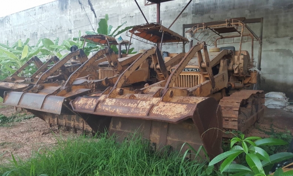 ขาย รถแทรคเตอร์ KOMATSU D50S-15 ซีเรียลสูง ห้องเลี้ยวระบบน้ำมัน เครื่องดี เกียร์ดี ช่วงล่างเต็ม มี 2 คันให้เลือก ราคาต่อรองได้