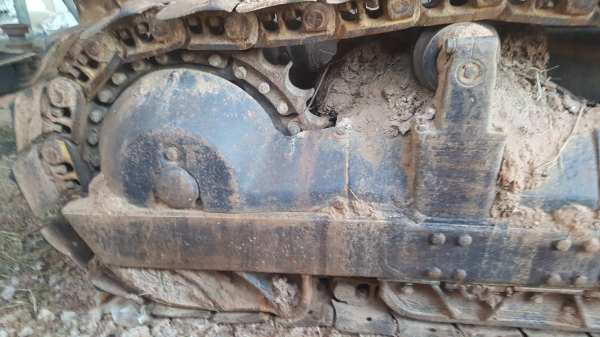 ขาย รถแทรคเตอร์ KOMATSU D50S-15 ซีเรียลสูง ห้องเลี้ยวระบบน้ำมัน เครื่องดี เกียร์ดี ช่วงล่างเต็ม มี 2 คันให้เลือก ราคาต่อรองได้