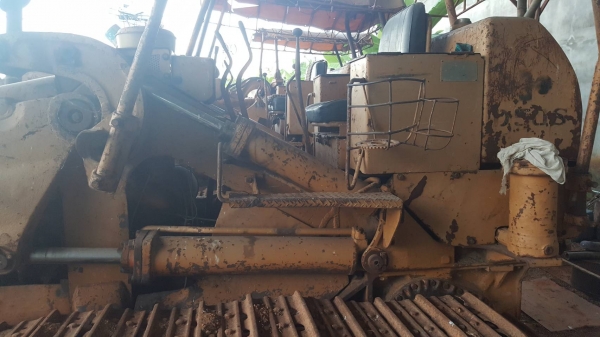 ขาย รถแทรคเตอร์ KOMATSU D50S-15 ซีเรียลสูง ห้องเลี้ยวระบบน้ำมัน เครื่องดี เกียร์ดี ช่วงล่างเต็ม มี 2 คันให้เลือก ราคาต่อรองได้