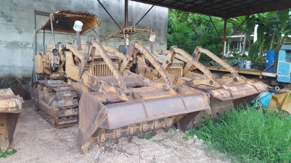 ขาย รถแทรคเตอร์ KOMATSU D50S-15 ซีเรียลสูง ห้องเลี้ยวระบบน้ำมัน เครื่องดี เกียร์ดี ช่วงล่างเต็ม มี 2 คันให้เลือก ราคาต่อรองได้