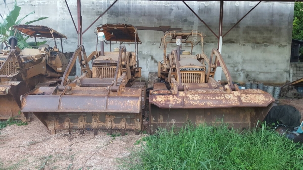 ขาย รถแทรคเตอร์ KOMATSU D50S-15 ซีเรียลสูง ห้องเลี้ยวระบบน้ำมัน เครื่องดี เกียร์ดี ช่วงล่างเต็ม มี 2 คันให้เลือก ราคาต่อรองได้