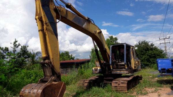 ขาย แบคโฮ KOBELCO SK200-2 เครื่องดี ปั้มดี ช่วงล่าง 70\% ราคาต่อรองได้ครับ