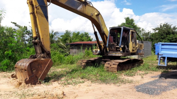 ขาย แบคโฮ KOBELCO SK200-2 เครื่องดี ปั้มดี ช่วงล่าง 70\% ราคาต่อรองได้ครับ