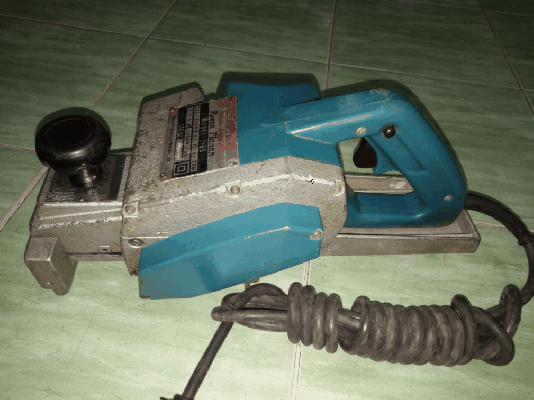 -ขายกบไฟฟ้า3นิ้ว MAKITA MODEL 1100 750W. MADE IN JAPAN.