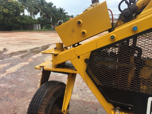 ขายรถคีบอ้อยสามล้อ