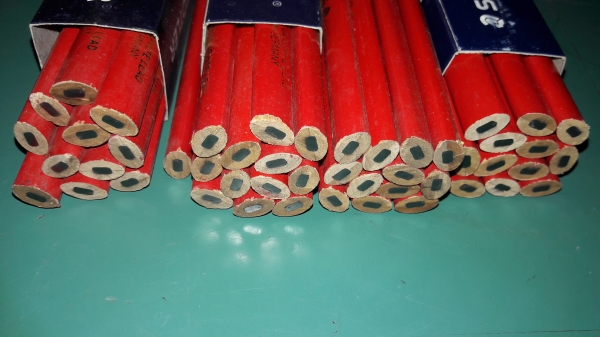 ขายดินสองานไม้เยอรมันเก่าเก็บแพ็ค 12ด้ามMade in Germany. งานเก่าเก็บ