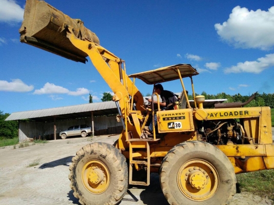 ขายรถตักล้อยาง