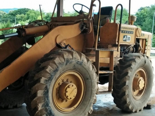 ขายรถตักล้อยาง