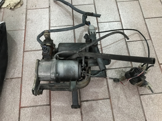 ปั้มลม12Vวาลครบๆตามรูปเก่าญี่ปุ่นสภาพดี