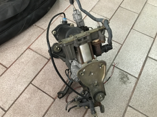 ปั้มลม12Vวาลครบๆตามรูปเก่าญี่ปุ่นสภาพดี