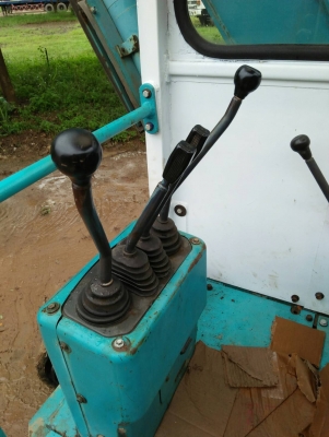 ขายรถขุด ยี่ห้อ KUBOTA รุ่น RX501 คอนโทรลน้ำ/ปั้มเฟือง 3 ตอน/ แทรคยาง /เครื่องยนต์ V2203 ล้างหม้อน้ำ