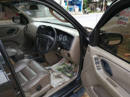 Ford escape 3000cc Top ราคา 185,000 บาท