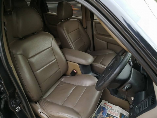 Ford escape 3000cc Top ราคา 185,000 บาท