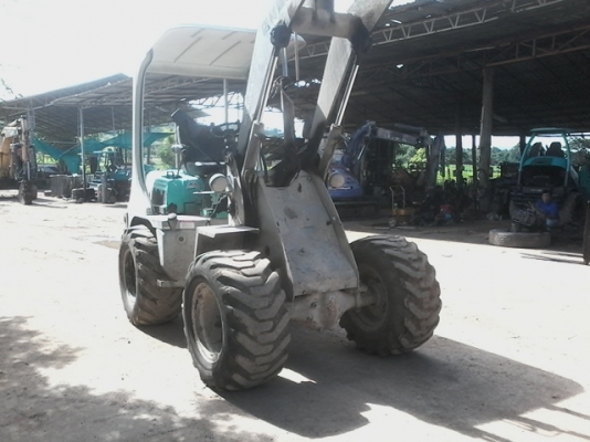 รถตักเ ก่า นอกจาก JAPAN  มี2 คัน Mitsubishi WS310,  ขายราคาถูก365,000 บาท สนใจติดต่อ 081-8833166