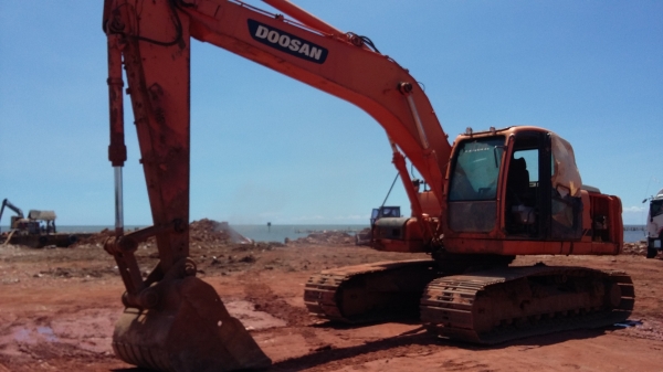 ขายรถแม็กโค / ดูซาน DX225LCA เอกสารแจ้งจำหน่ายคับ