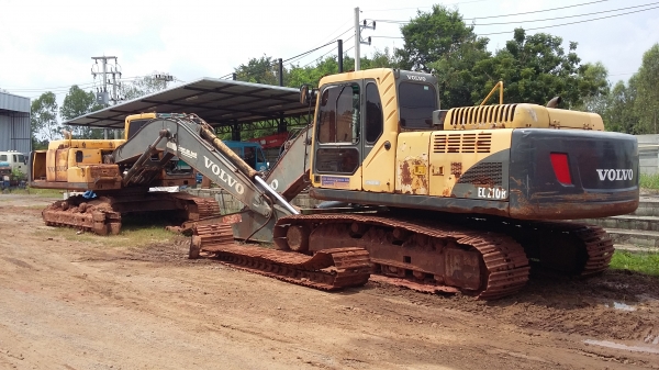 ขายแยกอะไหล่คัย / แม็กโค VOLVO 210B