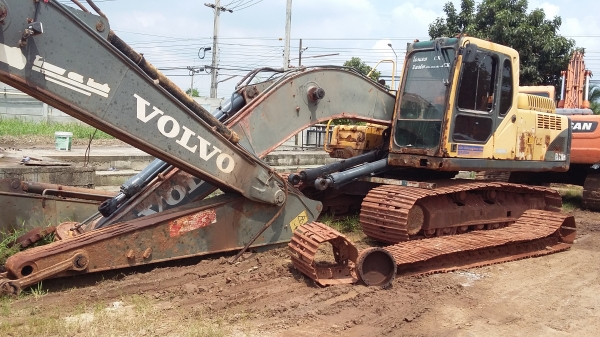 ขายแยกอะไหล่คัย / แม็กโค VOLVO 210B ขายแยกอะไหล่คัย / แม็กโค VOLVO 210B