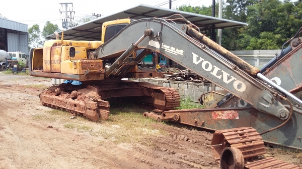 ขายแยกอะไหล่คัย / แม็กโค VOLVO 210B ขายแยกอะไหล่คัย / แม็กโค VOLVO 210B