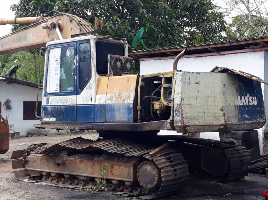 รถแม็คโค PC 200/5 KOMATSU สภาพพร้อมใช้เอวดีแรงใช้ได้ไฟฟ้าคันเร่งครบรถอยู่สระบุรีค่ะสนใจติดต่อสอบบถามข้อมูลราคาคุยกันได้ค่ะ
